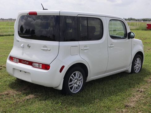 Used 2012 Nissan Cube 1.8 S w/ Indigo Limited Edition Pkg FWD image 2