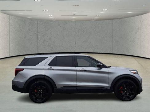 Used 2021 Ford Explorer ST w/ Equipment Group 401A image 4