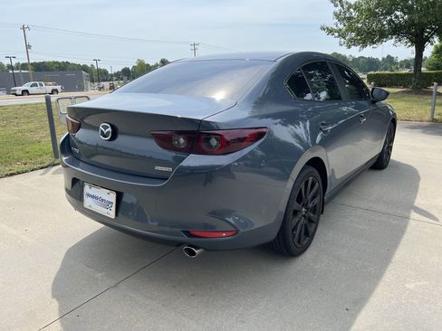 Used 2022 MAZDA MAZDA3 s FWD image 11