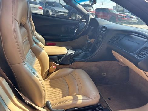 Used 1998 Chevrolet Corvette Convertible w/ Performance Handling Pkg image 28