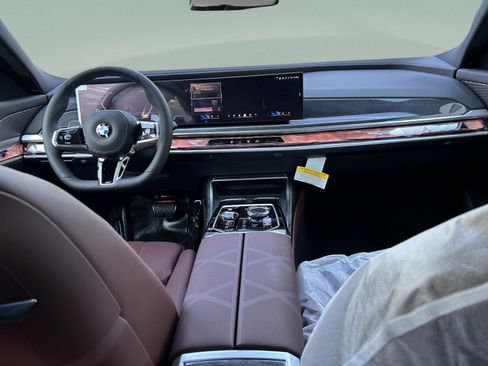 New 2026 BMW 740i image 8