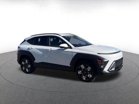 Used 2025 Hyundai Kona SEL image 2