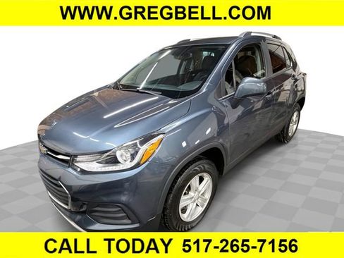 Used 2022 Chevrolet Trax LT w/ LT Convenience Package image 1