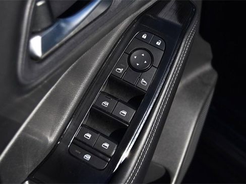 Used 2024 Nissan Rogue SV image 8