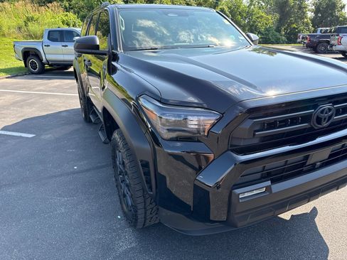 Used 2026 Toyota 4Runner SR5 AWD/4WD image 28