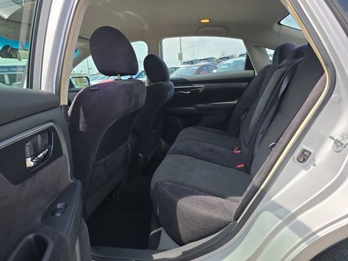 Used 2013 Nissan Altima 2.5 S FWD image 10