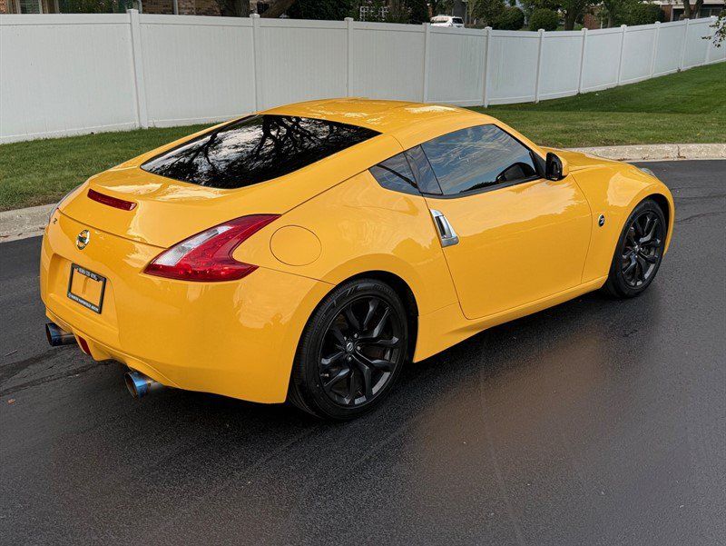 Used 2017 Nissan 370Z Coupe RWD image 6