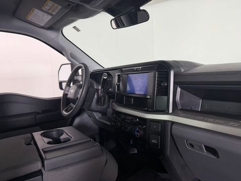 Used 2025 Ford F250 XL w/ FX4 Off-Road Package image 32