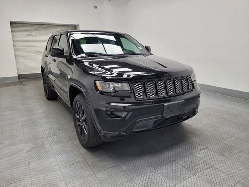 Used 2018 Jeep Grand Cherokee Altitude image 13