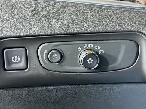 Used 2018 Buick Enclave Avenir w/ Avenir Technology Package image 17