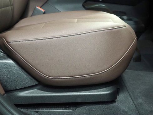 Used 2024 BMW iX xDrive50 w/ Premium Package AWD/4WD image 86