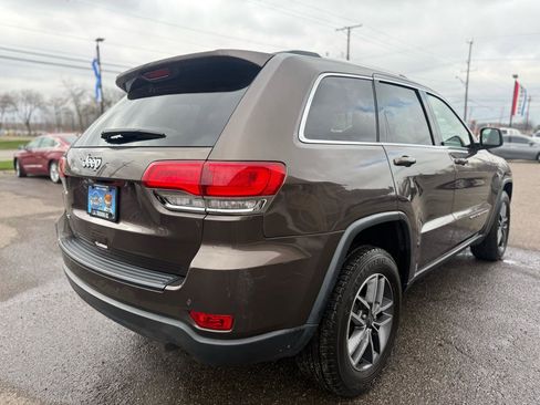 Used 2019 Jeep Grand Cherokee Laredo w/ 18" Wheel & 8.4" Radio Group image 7