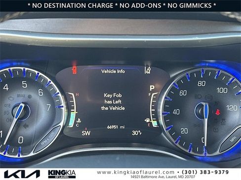 Used 2022 Chrysler Pacifica Touring-L image 13