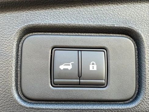 New 2025 Nissan Pathfinder SV w/ SV Premium Package image 29