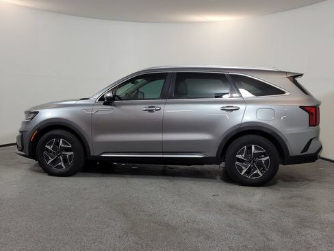 Used 2021 Kia Sorento S FWD image 4