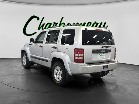 Used 2009 Jeep Liberty Sport w/ Popular Equipment Group image 3