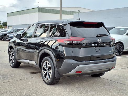 Used 2023 Nissan Rogue SV FWD image 5