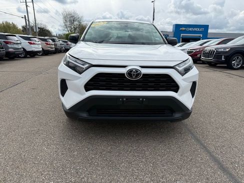 Used 2024 Toyota RAV4 LE FWD image 8