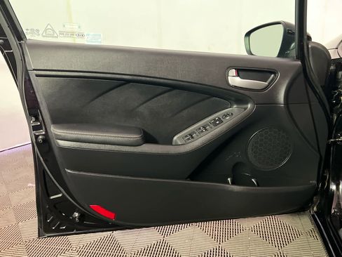 Used 2017 Kia Forte LX image 17