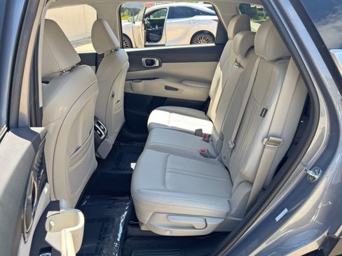 Used 2024 Kia Sorento S FWD image 42