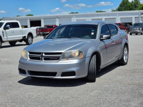 Used 2014 Dodge Avenger SE w/ Rallye Appearance Group FWD image 3