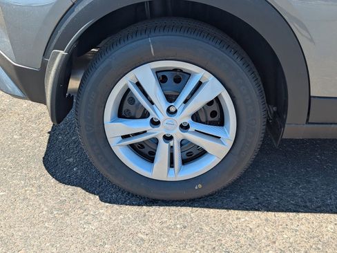 New 2025 Nissan Kicks Play S image 9