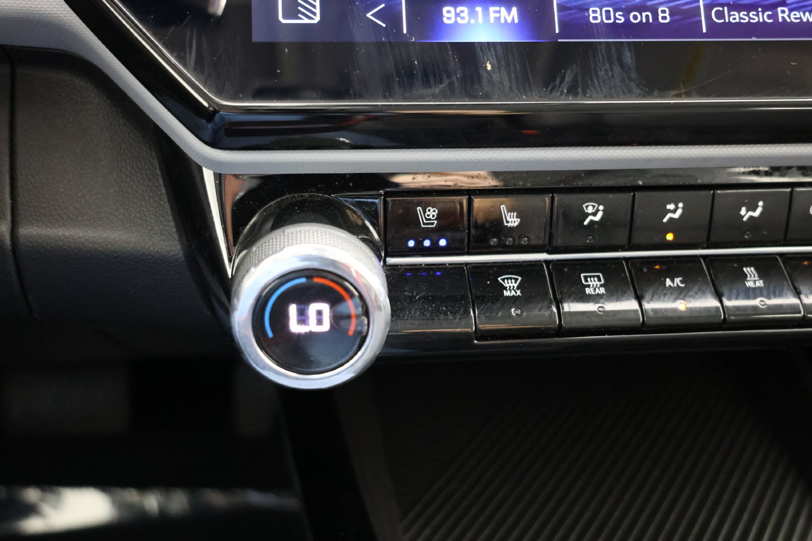 Used 2027 Chevrolet Bolt RS FWD image 9