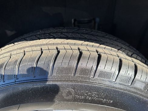 Used 2025 Chevrolet Equinox LT w/ Convenience Package II image 36