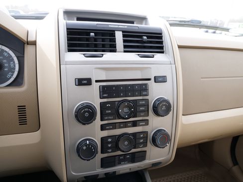 Used 2011 Ford Escape XLT image 24