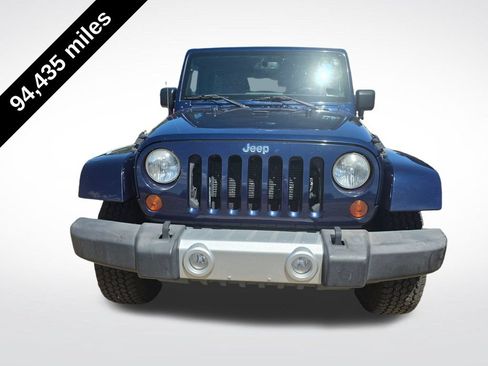 Used 2013 Jeep Wrangler Unlimited Sahara w/ Connectivity Group AWD/4WD image 2