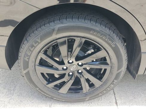 Certified 2023 Chevrolet Equinox LS w/ Midnight Edition FWD image 7