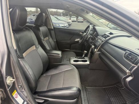 Used 2013 Toyota Camry SE image 13