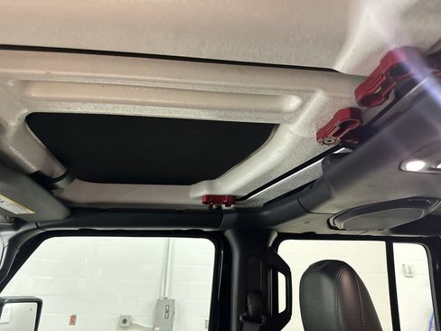 Used 2022 Jeep Wrangler Unlimited Rubicon w/ Xtreme Recon 35" Tire Package image 28