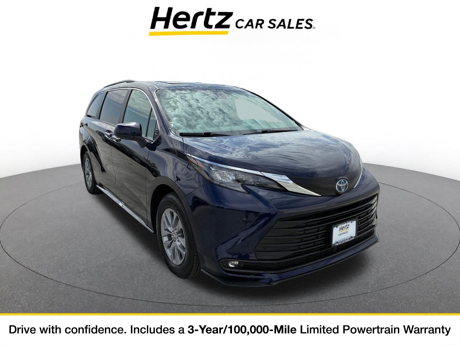 Used 2025 Toyota Sienna XLE FWD image 1
