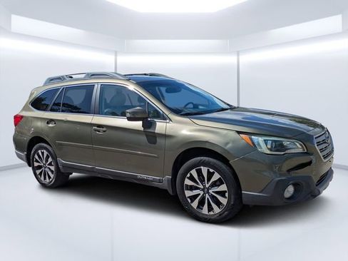 Used 2015 Subaru Outback 2.5i Limited AWD/4WD image 2