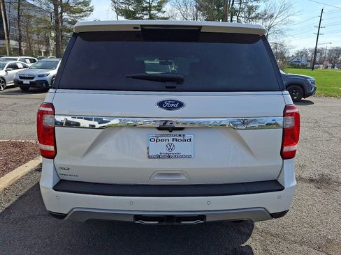 Used 2019 Ford Expedition XLT w/ Equipment Group 202A image 5