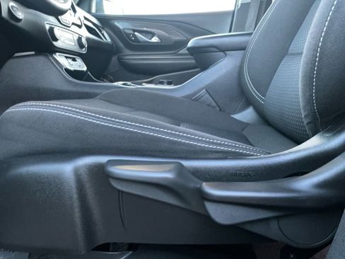 Used 2024 GMC Terrain SLE image 22