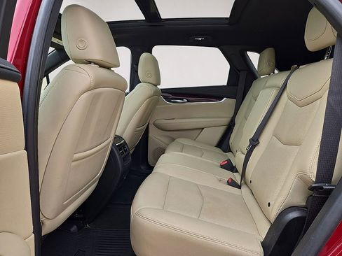 Used 2017 Cadillac XT5 Luxury w/ Driver Awareness Package FWD image 15