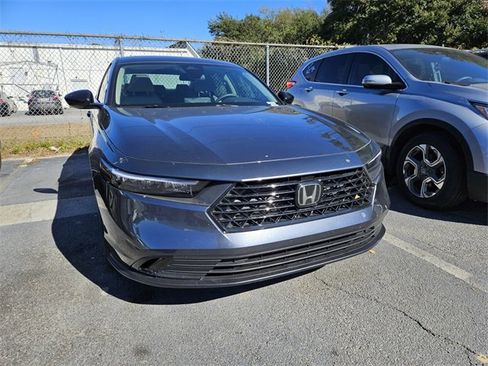 Used 2025 Honda Accord SE image 4