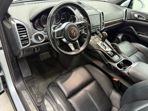 Used 2018 Porsche Cayenne Platinum Edition image 11