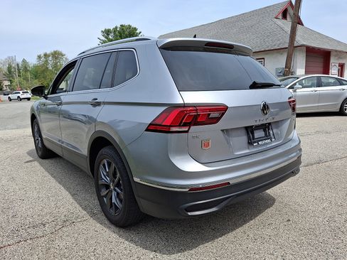 Used 2022 Volkswagen Tiguan SE image 4