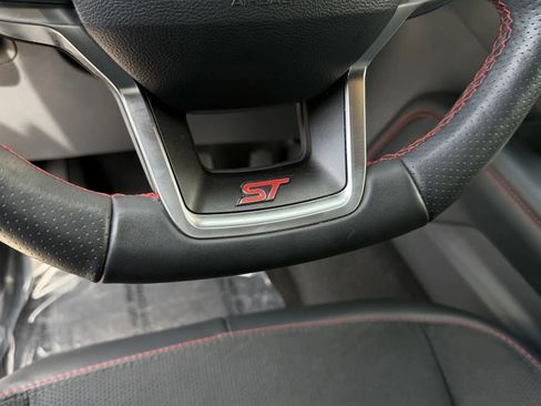 Used 2025 Ford Explorer ST image 26