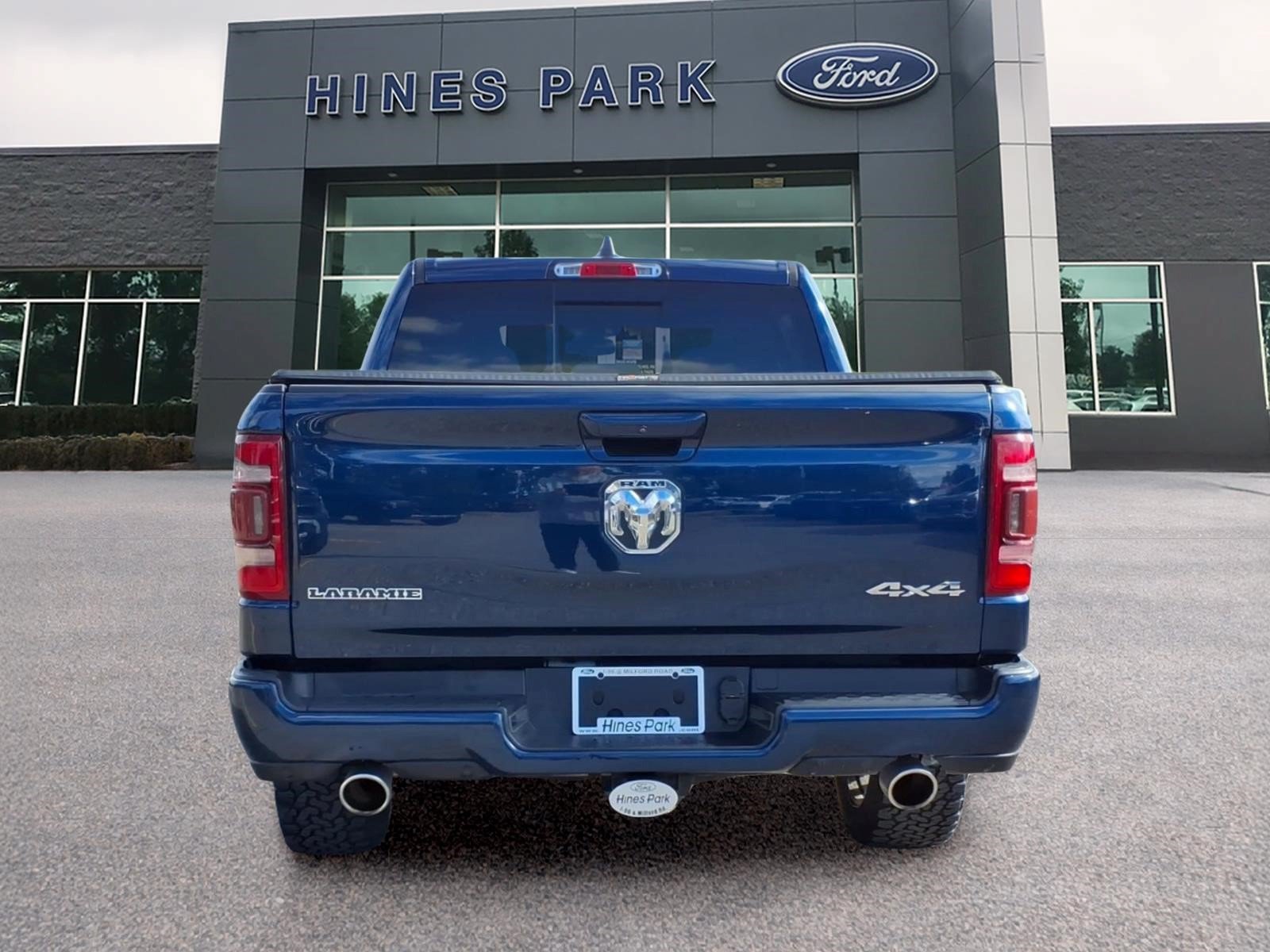 Used 2020 RAM 1500 Laramie w/ Sport Appearance Package AWD/4WD image 5