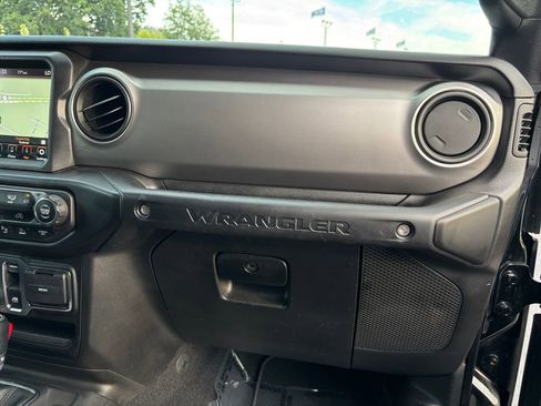 Used 2021 Jeep Wrangler Sport image 27