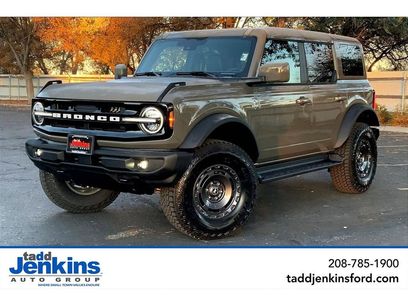 New 2025 Ford Bronco Outer Banks w/ Sasquatch Package