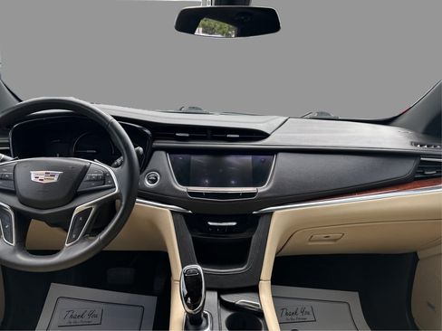 Used 2017 Cadillac XT5 Luxury AWD/4WD image 36