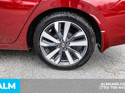 Used 2020 Nissan Versa SR w/ Convenience Package image 16