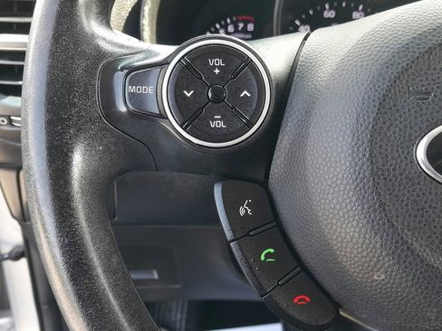 Used 2018 Kia Soul Base image 21