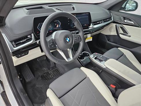 Used 2026 BMW X1 xDrive28i w/ Technology Package AWD/4WD image 3