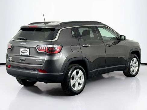 Used 2019 Jeep Compass Latitude w/ Cold Weather Group AWD/4WD image 11